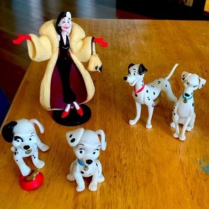 Disney 101 Dalmatian figures.